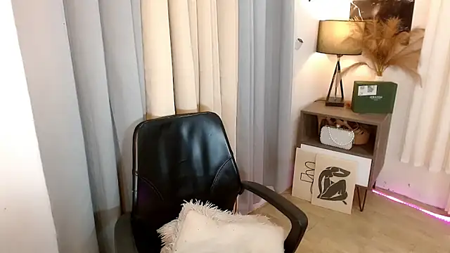 FuckingDolls69 webcam