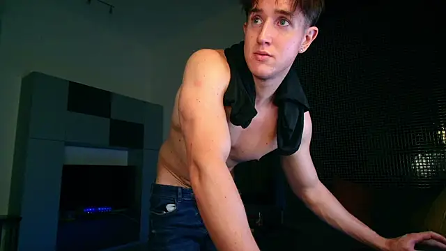 christianlevine_ (M young) - make me horny w buzzes