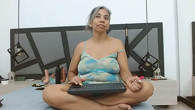 chanel_grant webcam