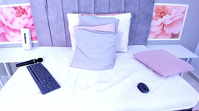Stacey_white_ webcam