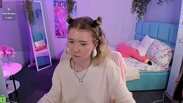 Elira_Vane webcam