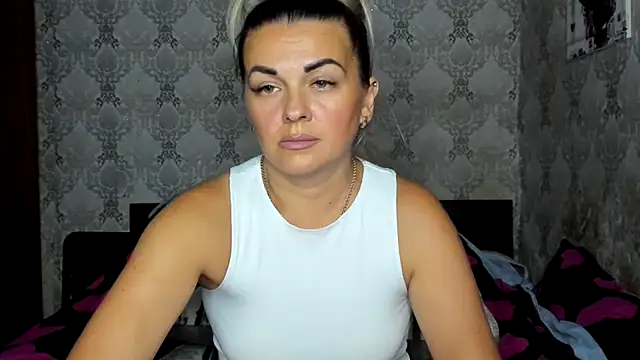 NicoletMoore webcam