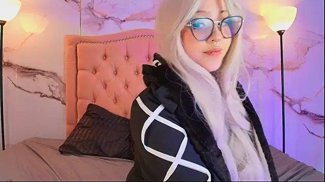 Suxan_White_ webcam