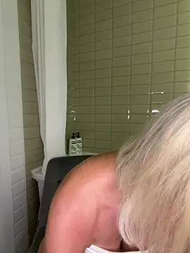 Elle_Milfa webcam