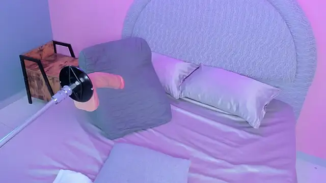 Sara_rhoades webcam