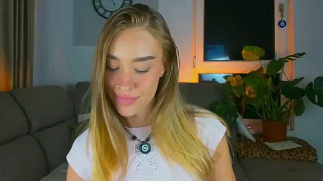 SugarSkye webcam