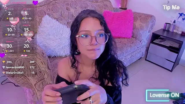 jenn_cg live cam on StripChat