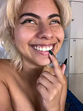 Eva_Feller69