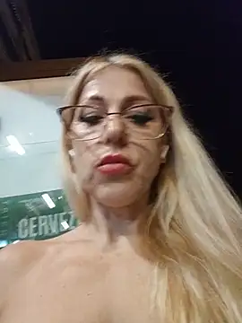 manuerlaruby (F milf) - Tease Manuela 🔥+ VD LT  🎁