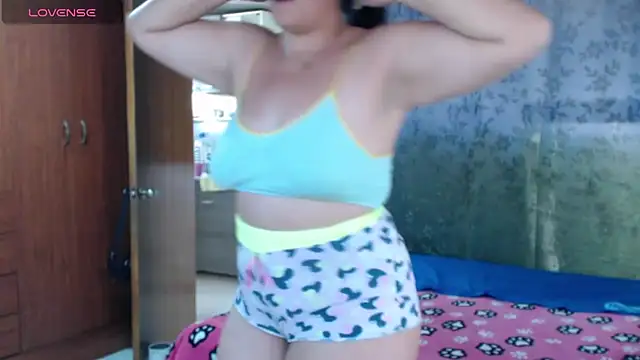 miia-big1boobs_ webcam