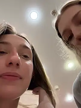 kira_mia's live cam