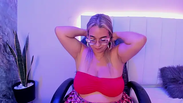 MHONIKBELUCCI webcam