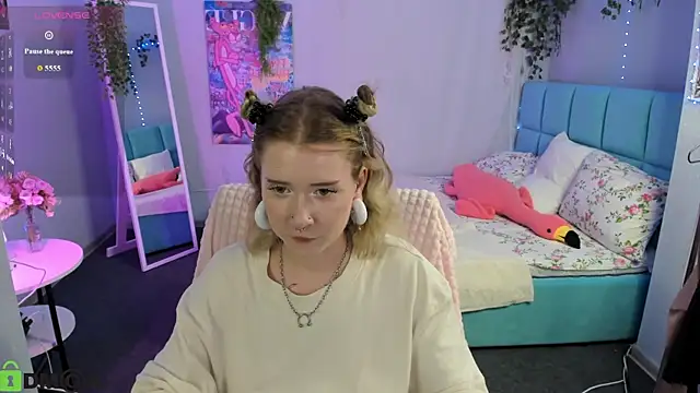 Elira_Vane webcam