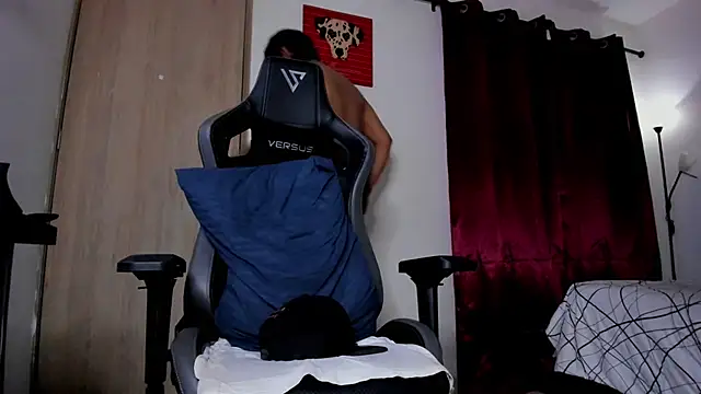 Cloudy_pigDude webcam