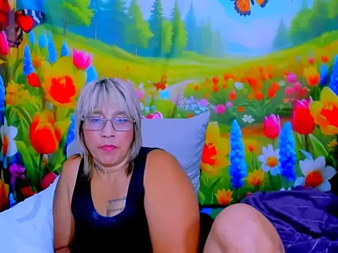 indianroxy webcam