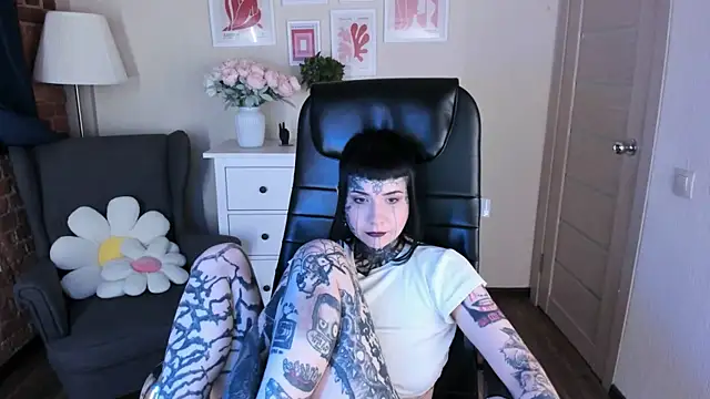 bloood__mary (F young) - Eye contact + lick finger