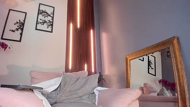 Miia-Collins webcam