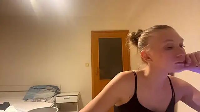 urcutiebunnyyy webcam