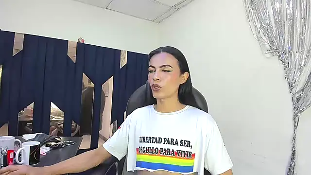 Modèle: Aisha_hotts777
