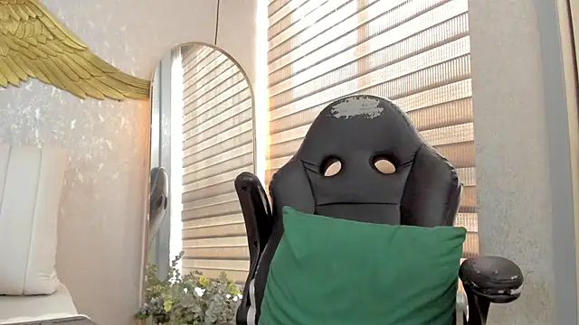 EmmaFerrary webcam