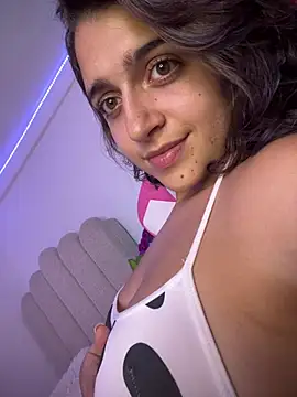 Aliciia777 live cam on StripChat