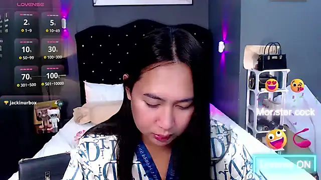 HOTTESTCANDYTS live cam on StripChat