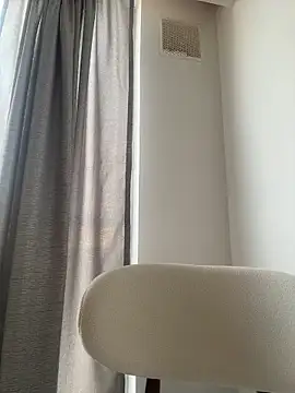 valery_mora webcam