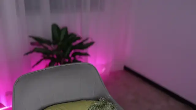 sweettaaron01 webcam