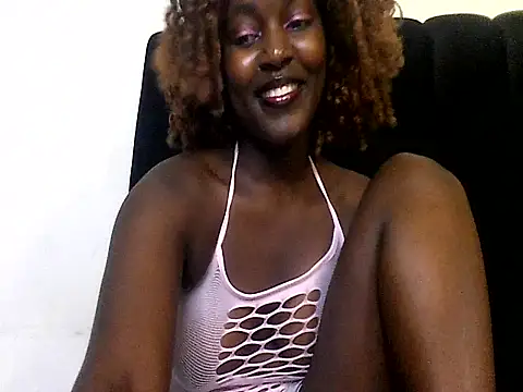 MoonlighMaya webcam