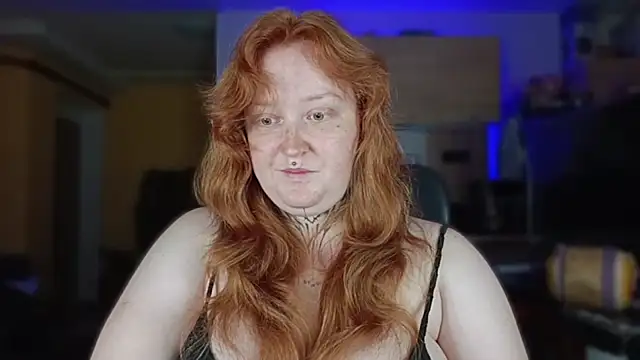 CURVYSAKURA webcam