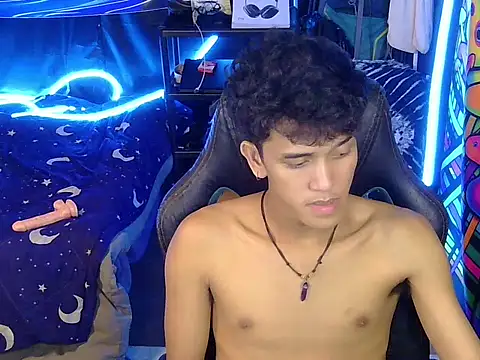 hugekenbigcock live sex cam