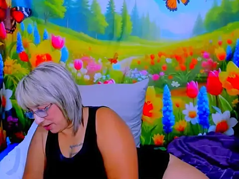 indianroxy webcam
