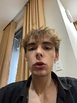 YourLucius webcam