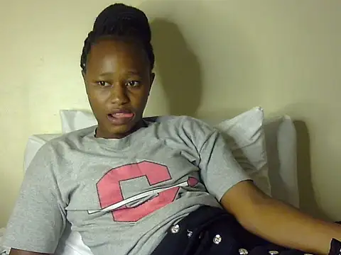 Petite_Ebony10 live cam on StripChat