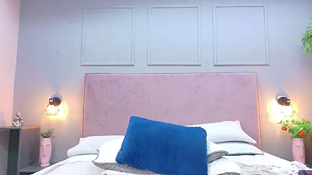 Busty_Zay live cam on StripChat