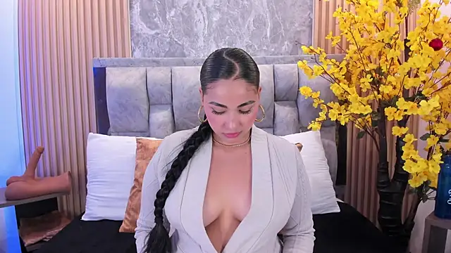 Sulay_Kim live cam on StripChat