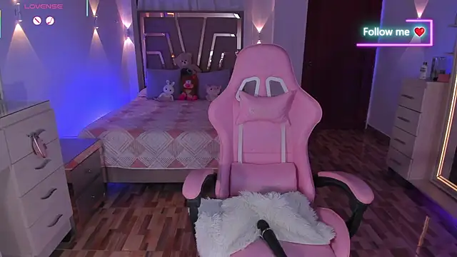 MiaLatina_ webcam