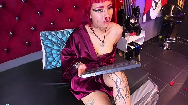 Pola_Pnk live cam on StripChat