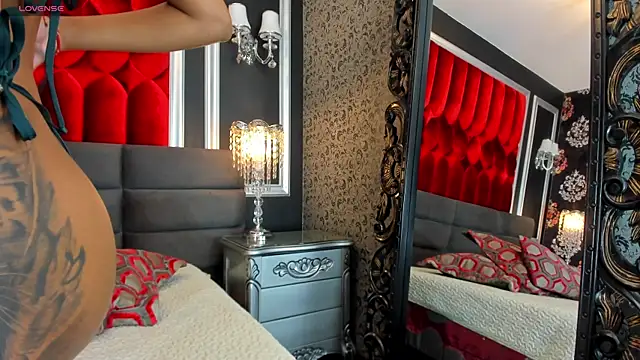TiffannyHernadez live cam on StripChat