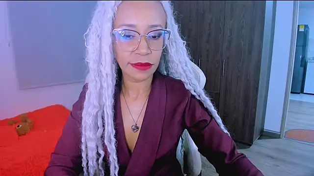 ScarlettMalbec live cam on StripChat