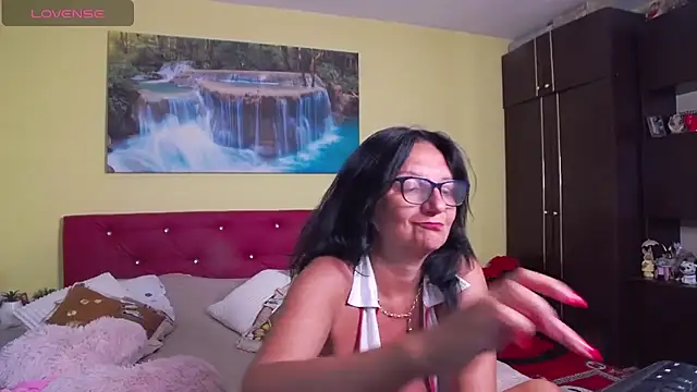 AlexaMorreno live cam on StripChat