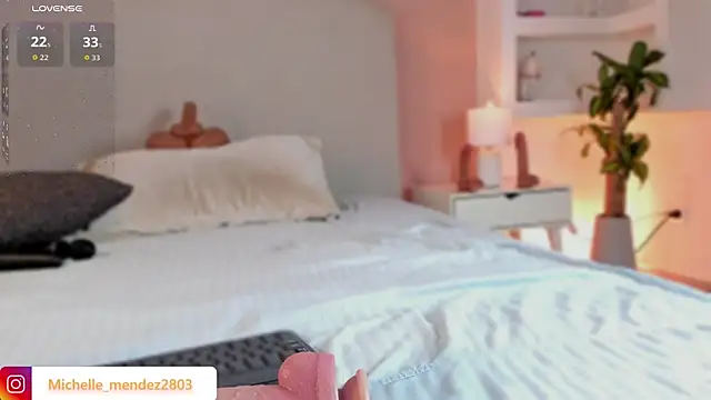 mendez_michelle live cam on StripChat