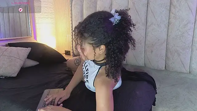 Meganisperfect69 webcam