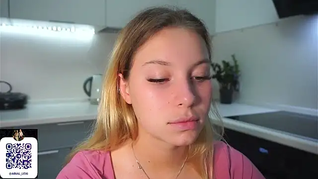 Sairallyn live cam on StripChat