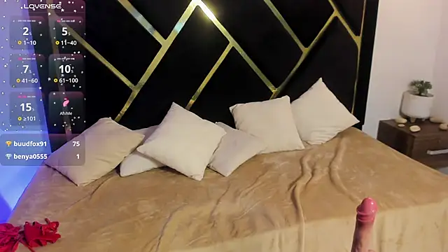vixen-kitty live cam on StripChat