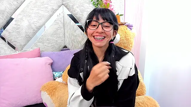 Violet_Bloomxx webcam