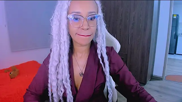 ScarlettMalbec live cam on StripChat