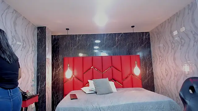 LatinaHoleQueen webcam