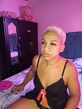 summer_nightt_'s live room