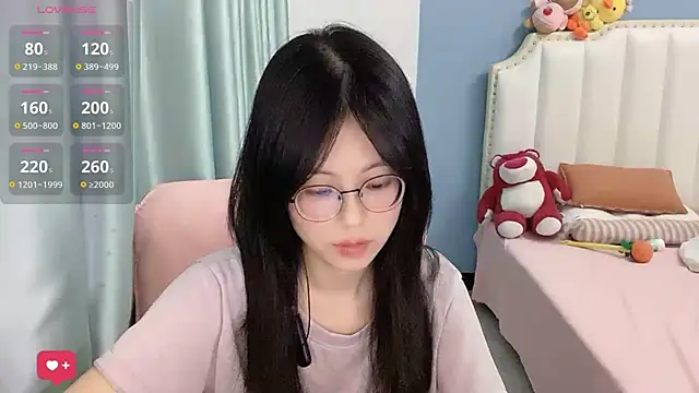 Luna-666 live cam on StripChat